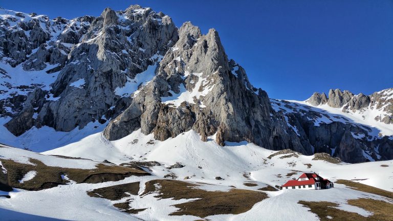 Lee más sobre el artículo Peña Vieja y el chalet Real