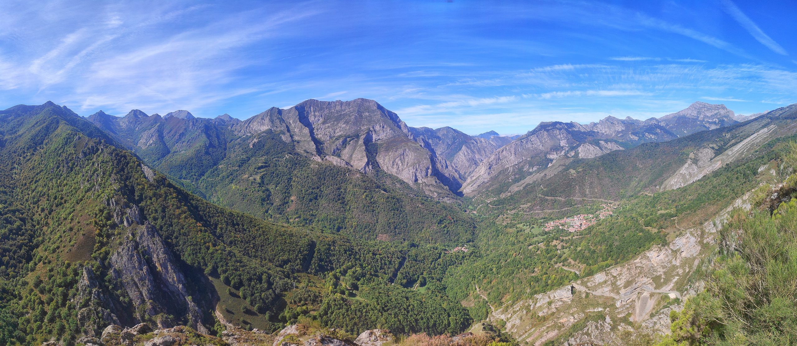 En este momento estás viendo Panorámica de Oseja de Sajambre