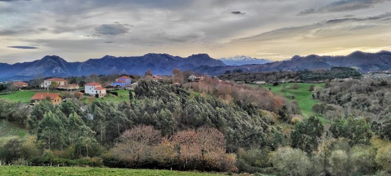 Lee más sobre el artículo Abeu y los Picos de Europa detrás