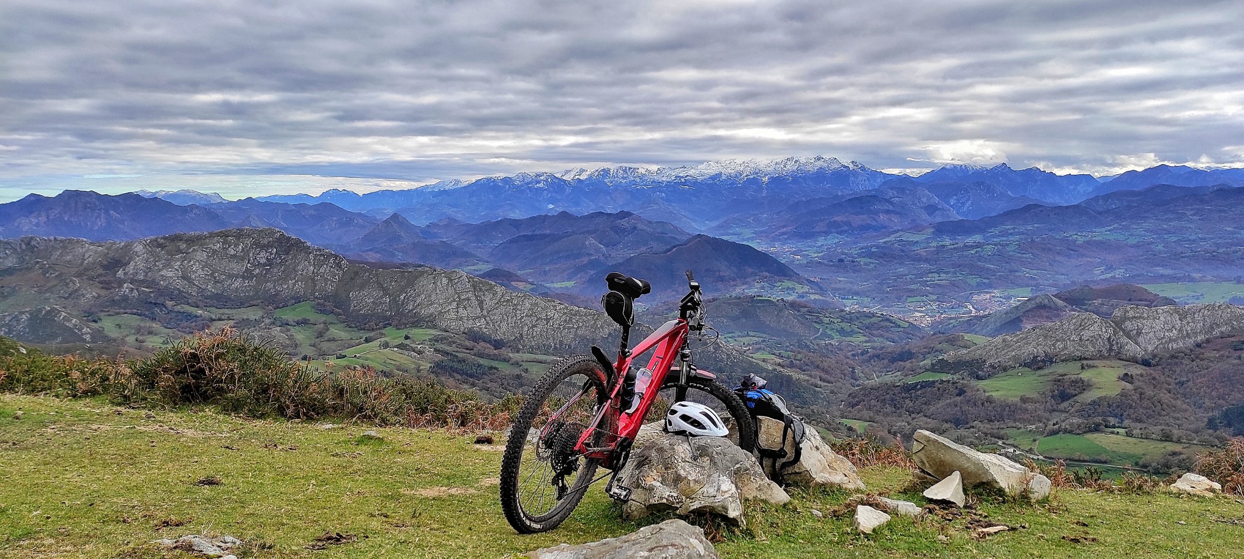 En este momento estás viendo Arriondas y Cangas con los Picos de Europa