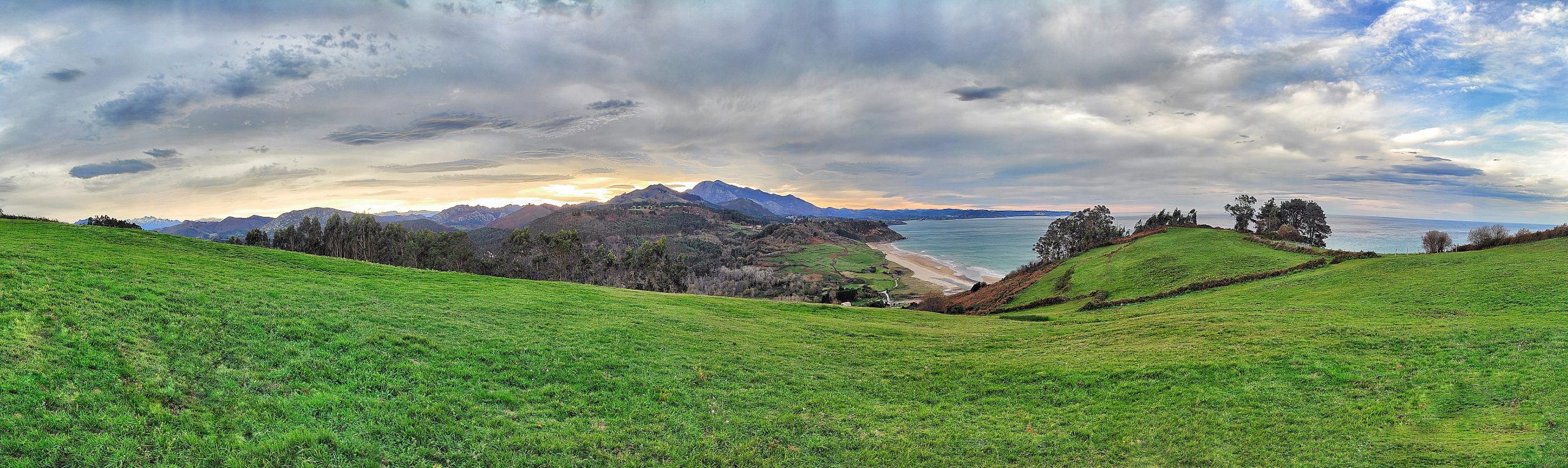 En este momento estás viendo Panorámica de la playa de Vega y alrededores