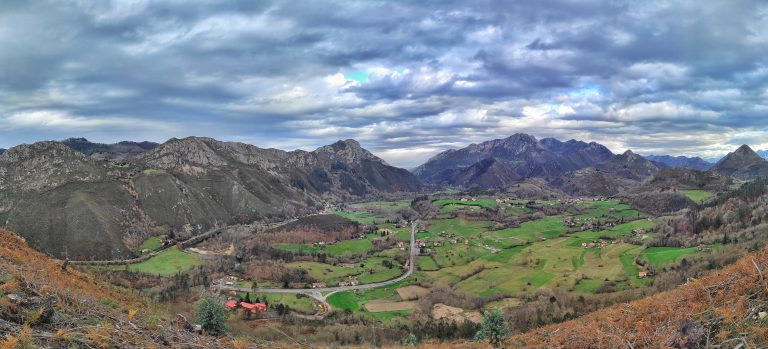 Lee más sobre el artículo Panorámica desde el Picu La Vieya